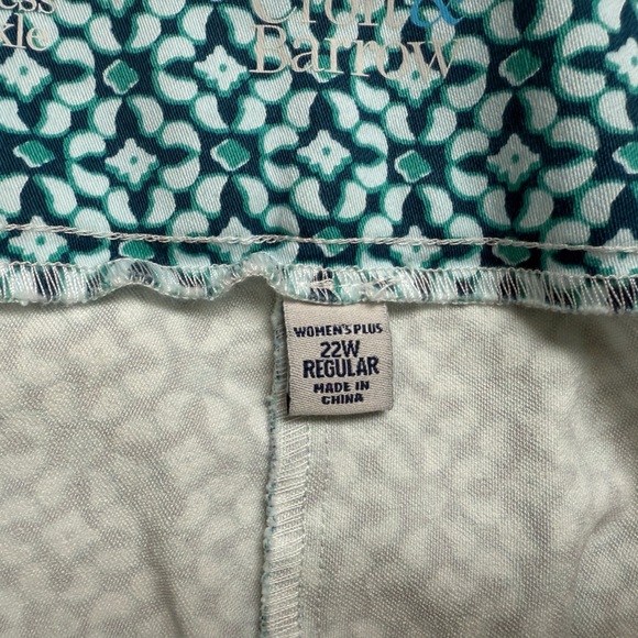 Croft & Barrow Blue/green Patterned Pants - Picture 3 of 10